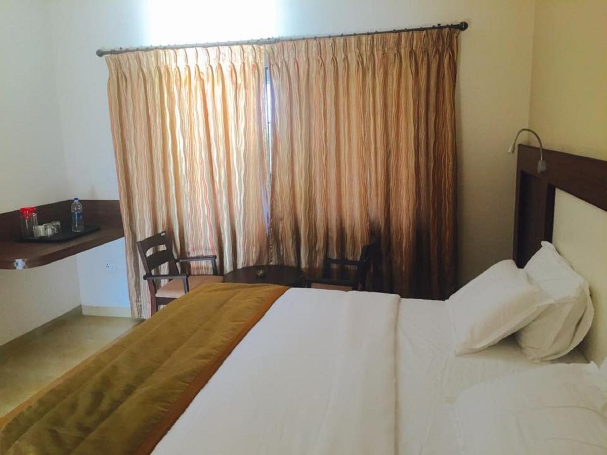 Silverline Retreat Hotel Коли Хилс Екстериор снимка