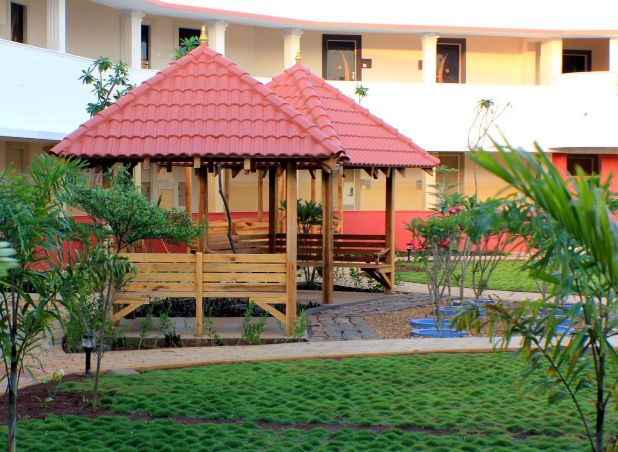 Silverline Retreat Hotel Коли Хилс Екстериор снимка